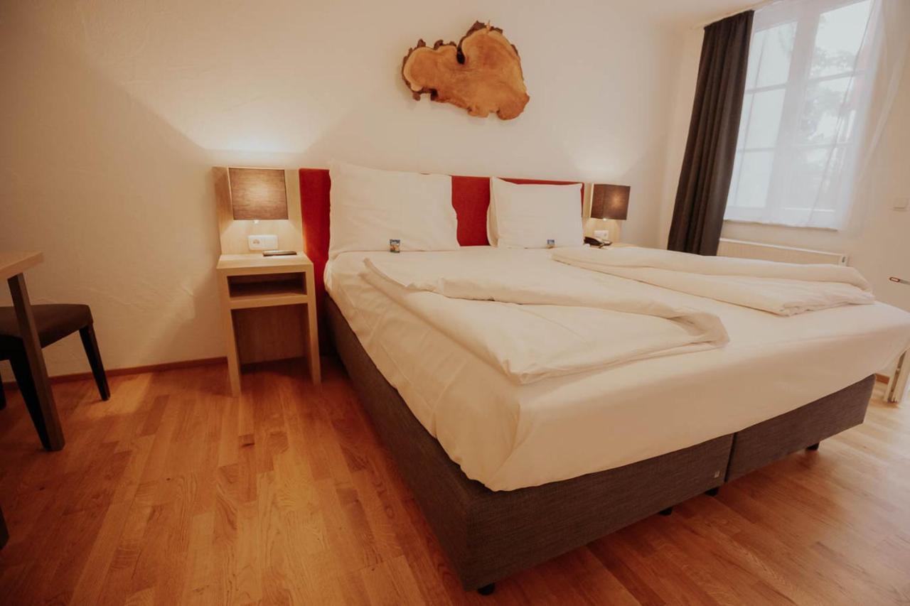 Hotel Gasthaus Zur Sonne Dinkelsbühl Esterno foto