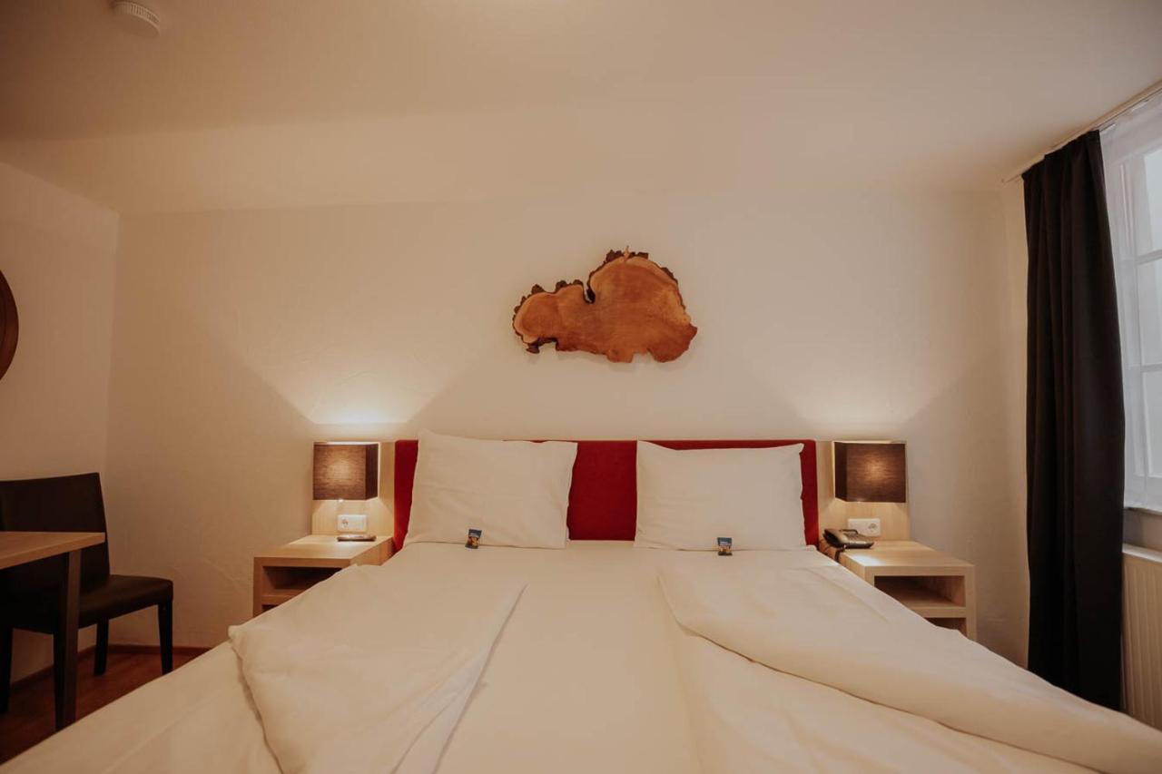 Hotel Gasthaus Zur Sonne Dinkelsbühl Esterno foto