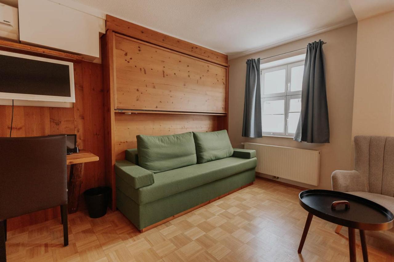 Hotel Gasthaus Zur Sonne Dinkelsbühl Esterno foto