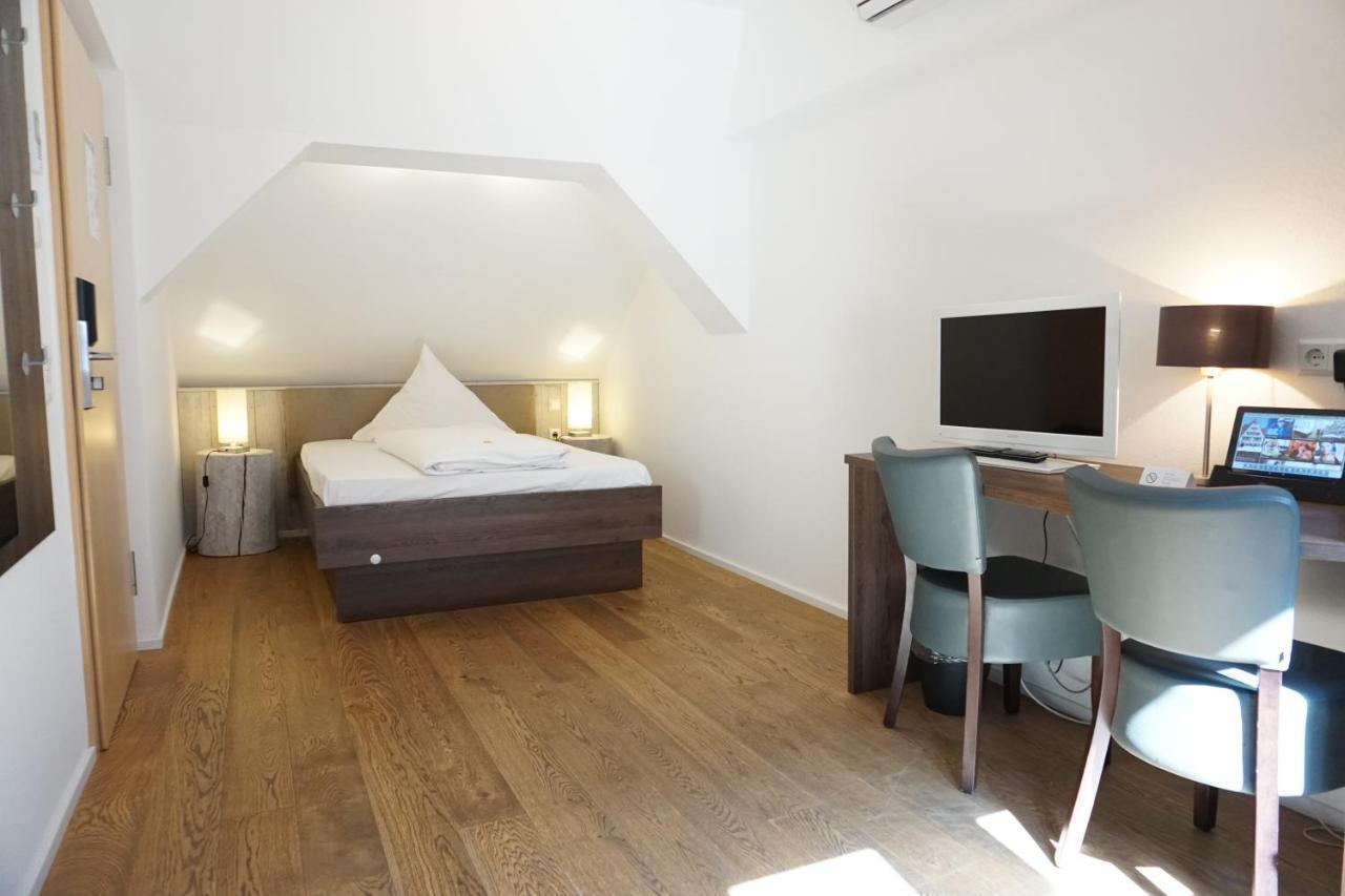 Hotel Gasthaus Zur Sonne Dinkelsbühl Esterno foto