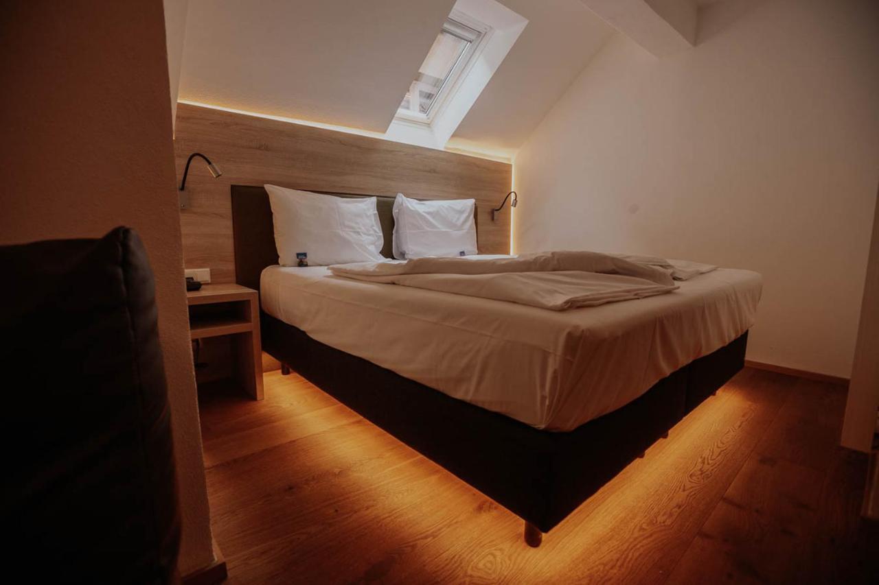 Hotel Gasthaus Zur Sonne Dinkelsbühl Esterno foto