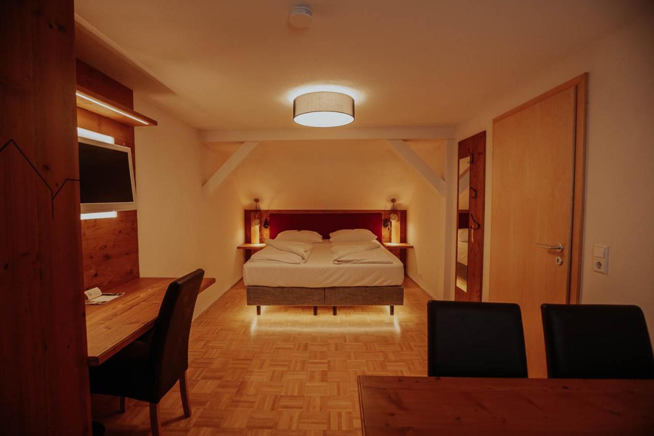 Hotel Gasthaus Zur Sonne Dinkelsbühl Esterno foto