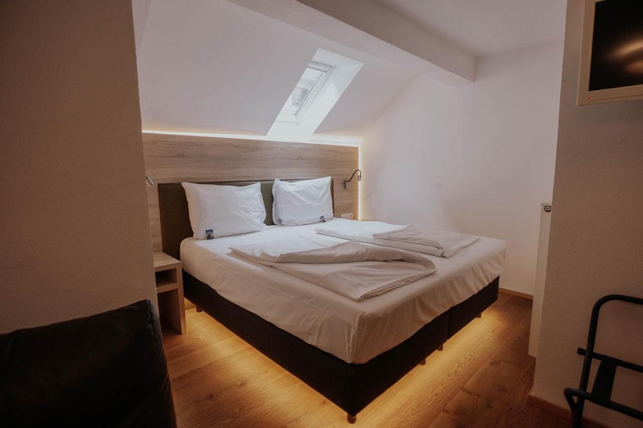 Hotel Gasthaus Zur Sonne Dinkelsbühl Esterno foto