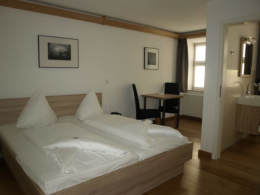 Hotel Gasthaus Zur Sonne Dinkelsbühl Esterno foto