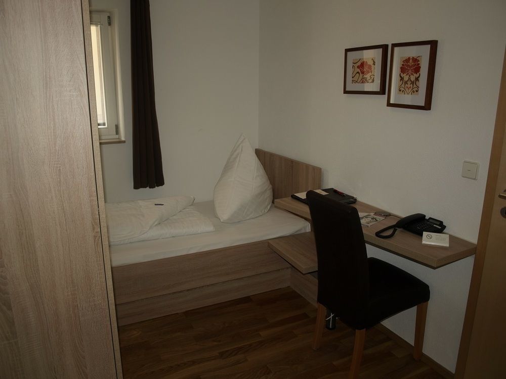 Hotel Gasthaus Zur Sonne Dinkelsbühl Esterno foto