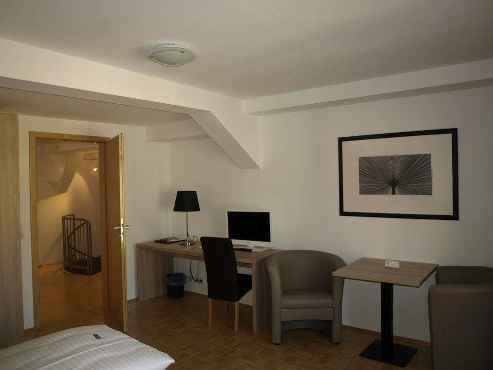 Hotel Gasthaus Zur Sonne Dinkelsbühl Esterno foto