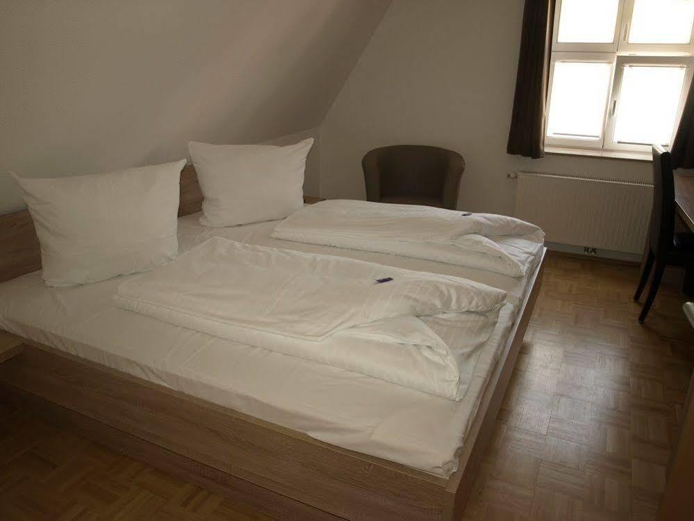Hotel Gasthaus Zur Sonne Dinkelsbühl Esterno foto